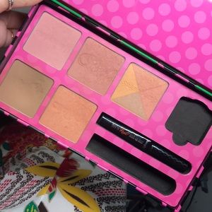 Benefit cheeky palette with brand new eyeliner